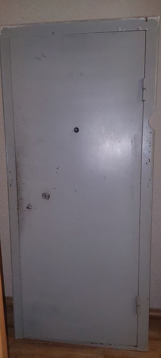 Дверь   железная