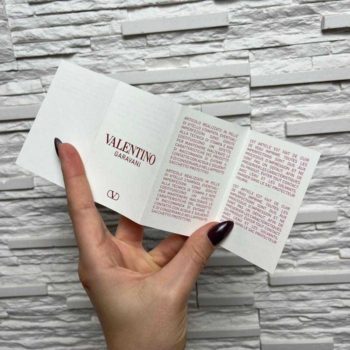 Valentino Garavani картхолдър - нов с кутия и документи