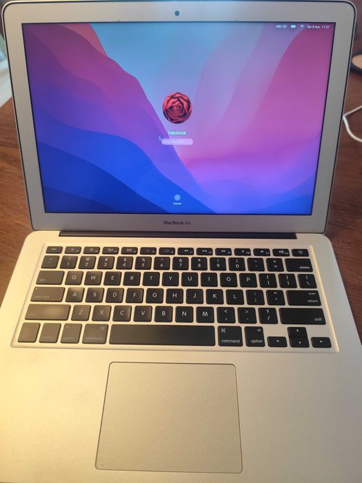 MacBook Air 13" 2015 i7 2.2GHz 8GB RAM 128Gb SSD