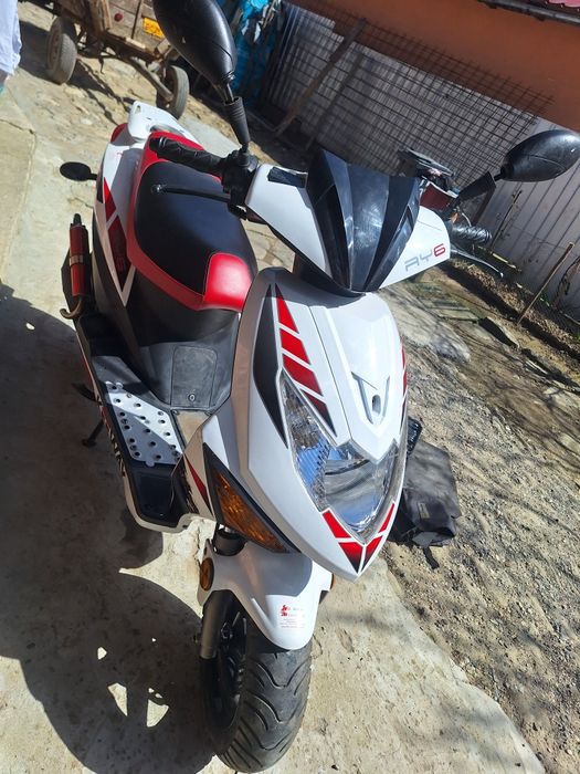 Vând scuter 50cc