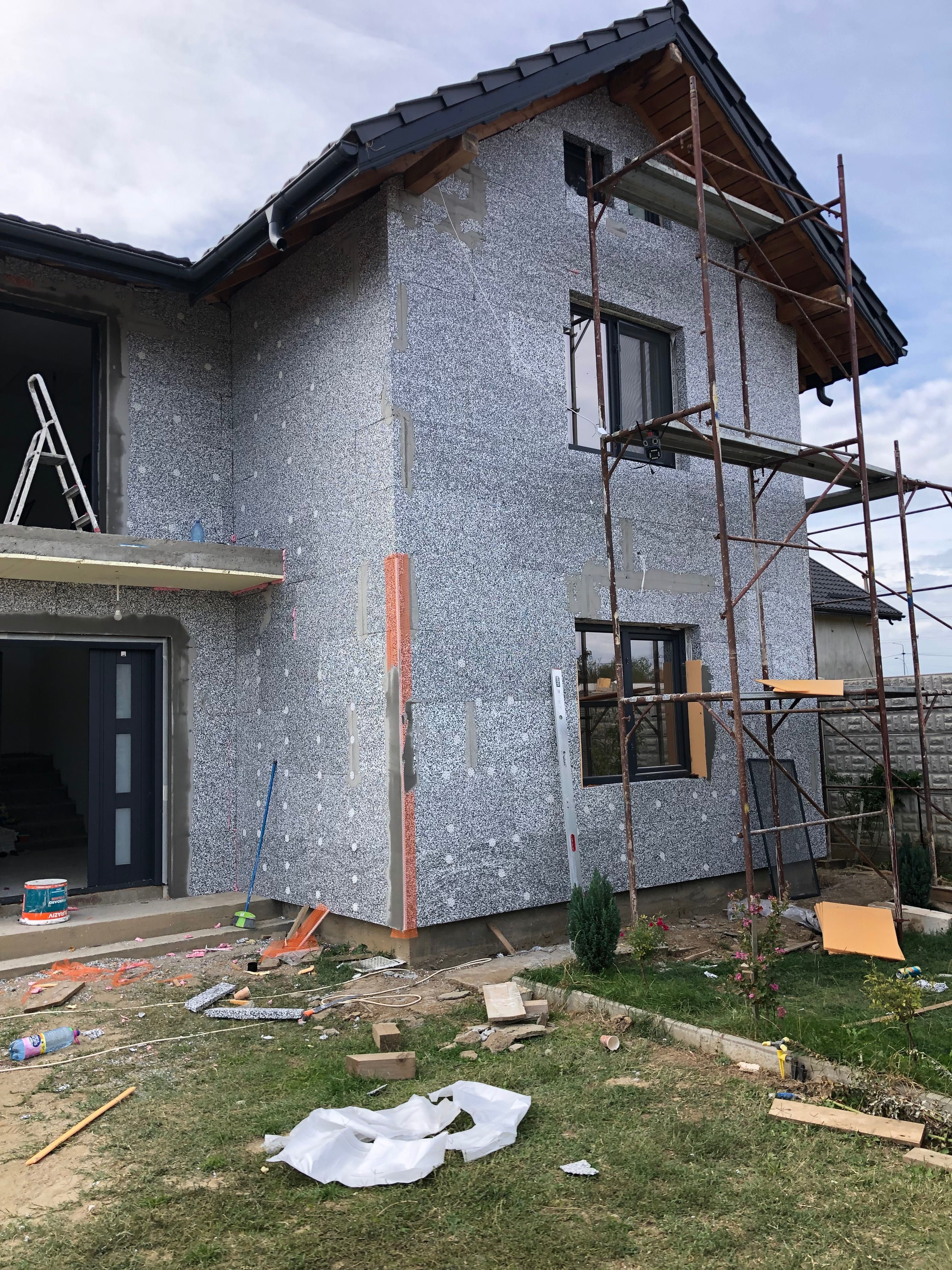 Echipa constructii fatade vata bazaltică si polistiren
