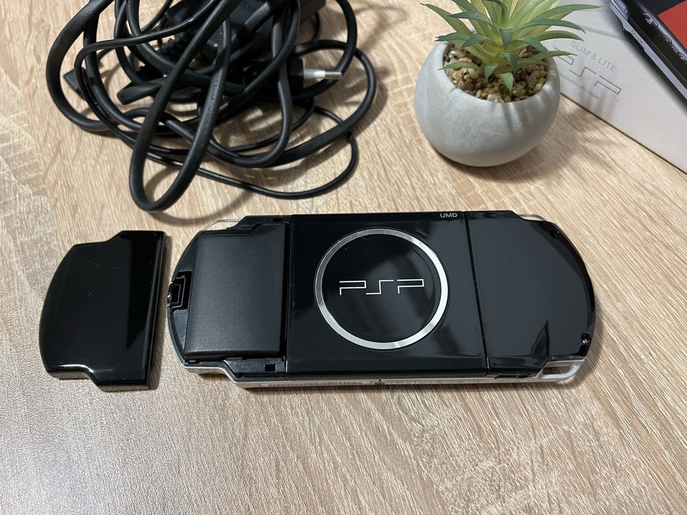 Consola portabila Sony PSP 3004 FULL BOX