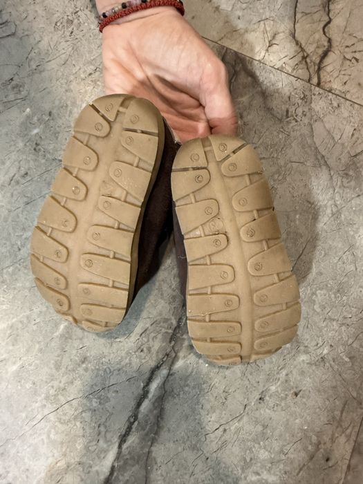 Продавам детски обувки номер 23