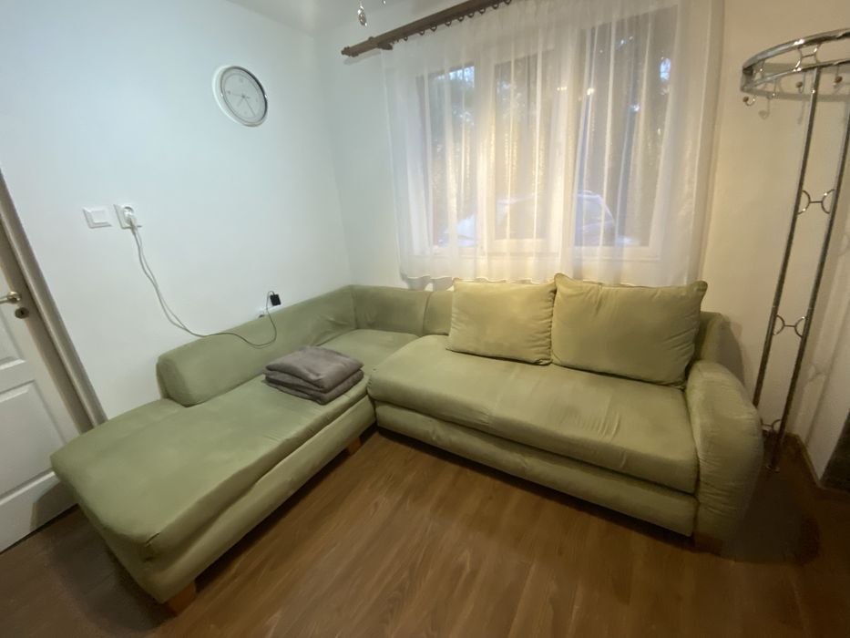 Coltar extensibil din material Alkantara .