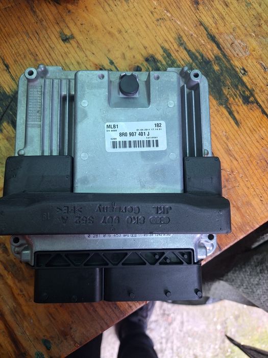 Ecu calculator motor Audi Q sau A6 C6 4F7 901 401 k 8R0 907 401 J9