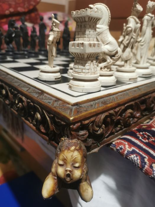 Șah de vînzare ,antic