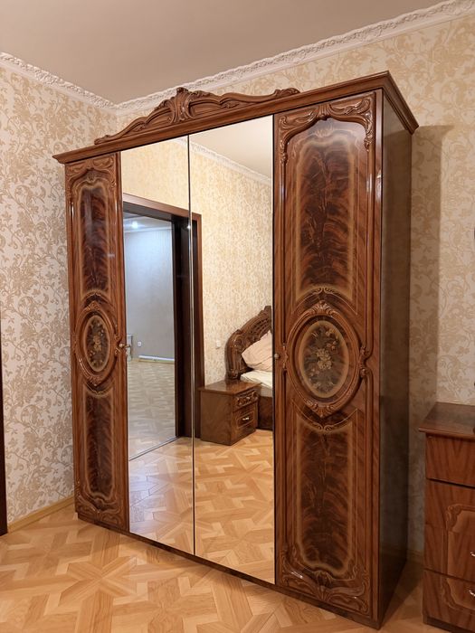 Продам спальный гарнитур