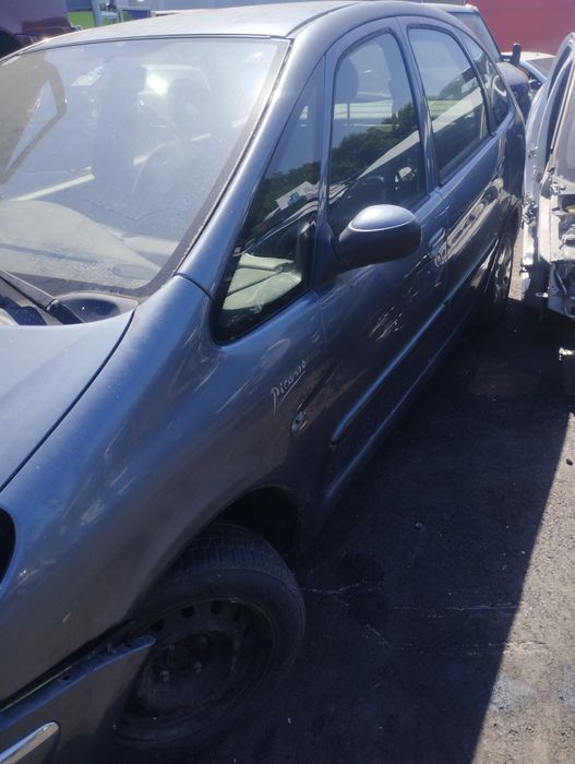 Dezmembrez Citroen xsara Picasso 1.6 benzina