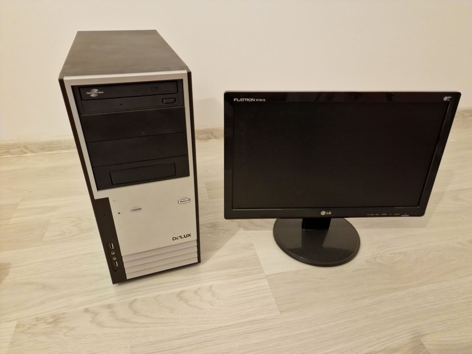PC + Monitor LG + 2xCPU INTEL
