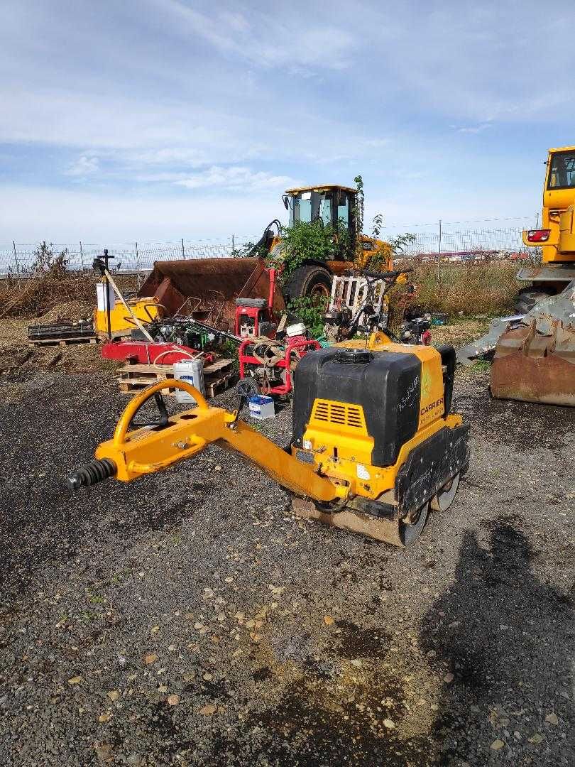 Vand/inchiriez cilindru compactor termic Jcb VMD70 an 2013 740kg