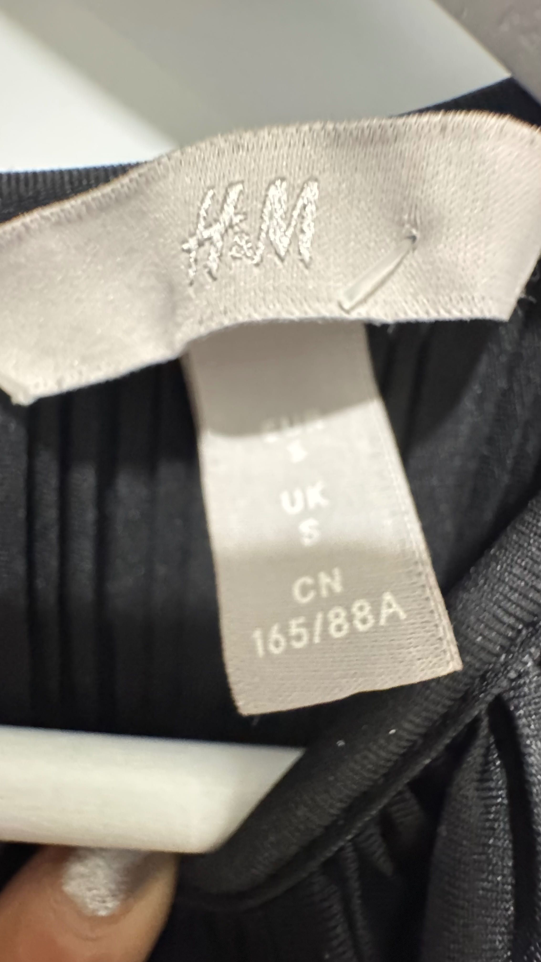 Плисирана рокля H&M