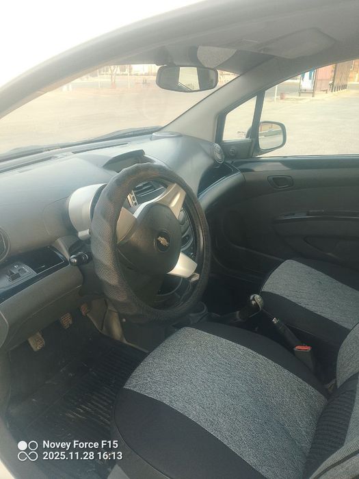 Spark avtomobil sotiladi