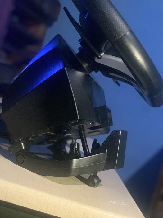 Vând volan cu pedale