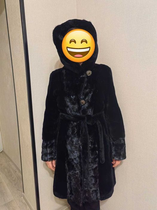 Шуба мутон с норковыми вставками. Торг имеется