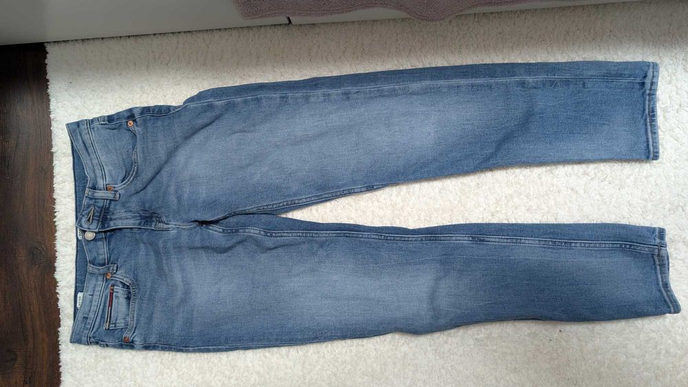 Дрехи Tommy Hilfiger