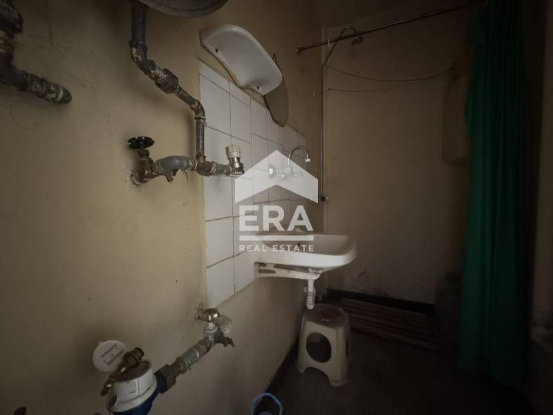 Продава се Двустаен апартамент в Силистра, Център - 57 кв.м за 939 €/кв.м - Снимка #3