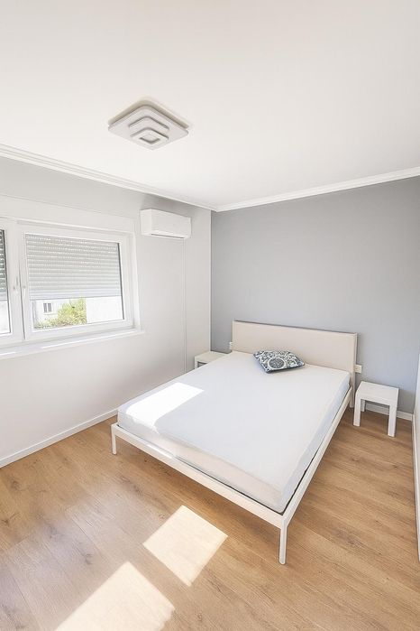 Луксозен 2-стаен апартамент в Център – готов за нанасяне