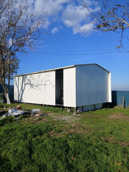 Vând containere garaje