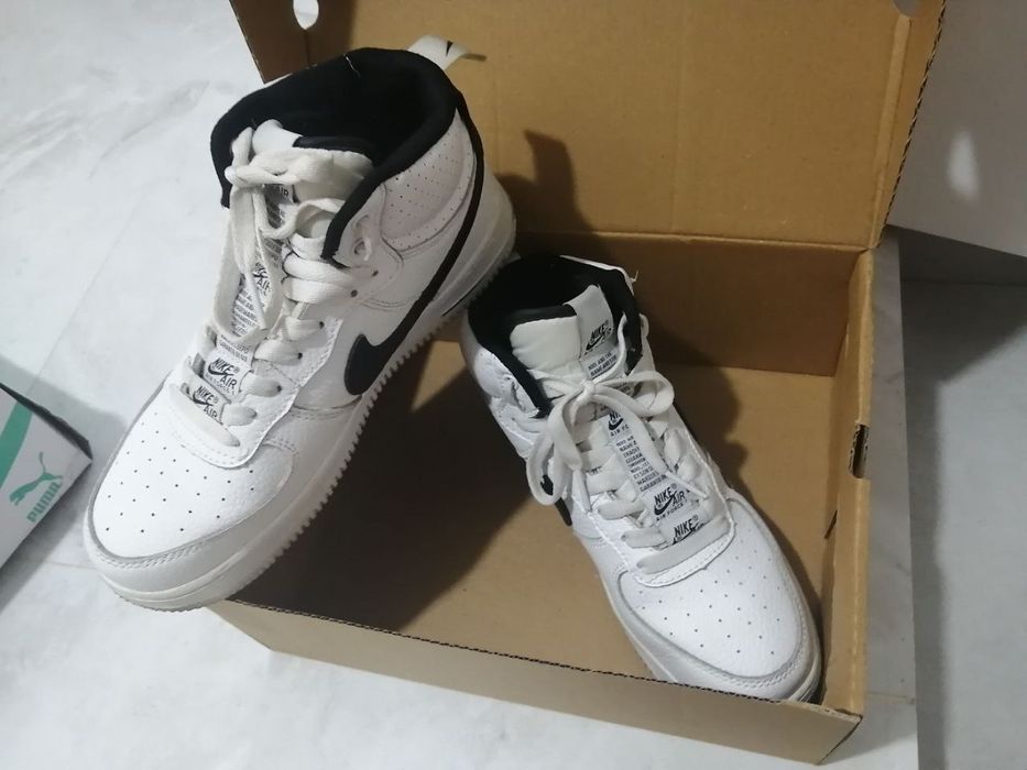 Продам кроссовки