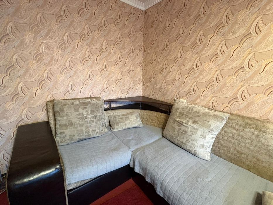 Отдадим диван бесплатно, самовывоз.