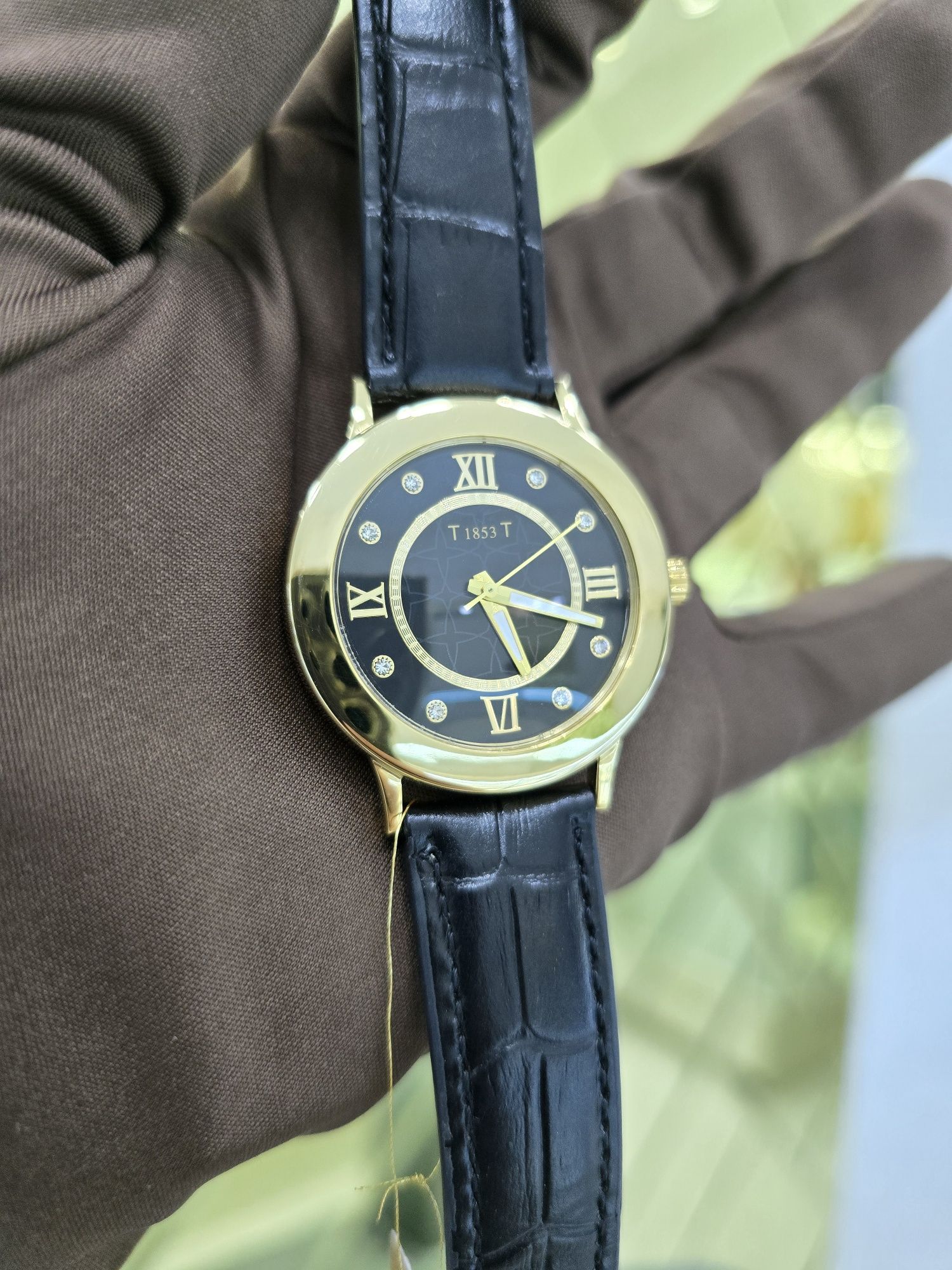 Продам женские золотые часы 750 пробы