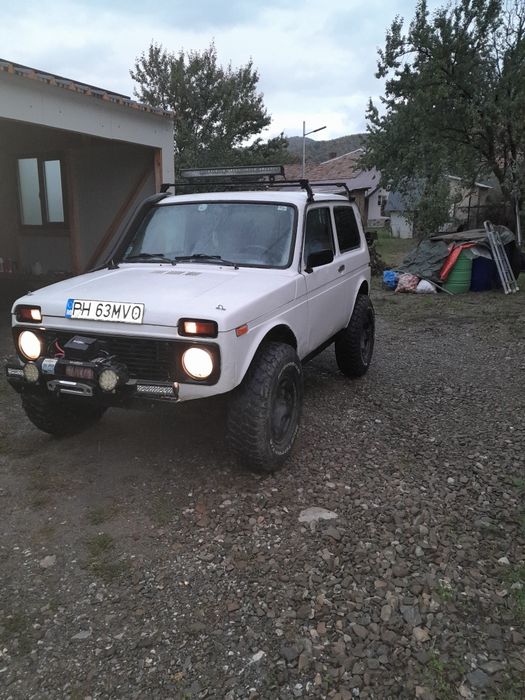 Vând Lada niva 4x4