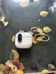 Se vand AirPods 4