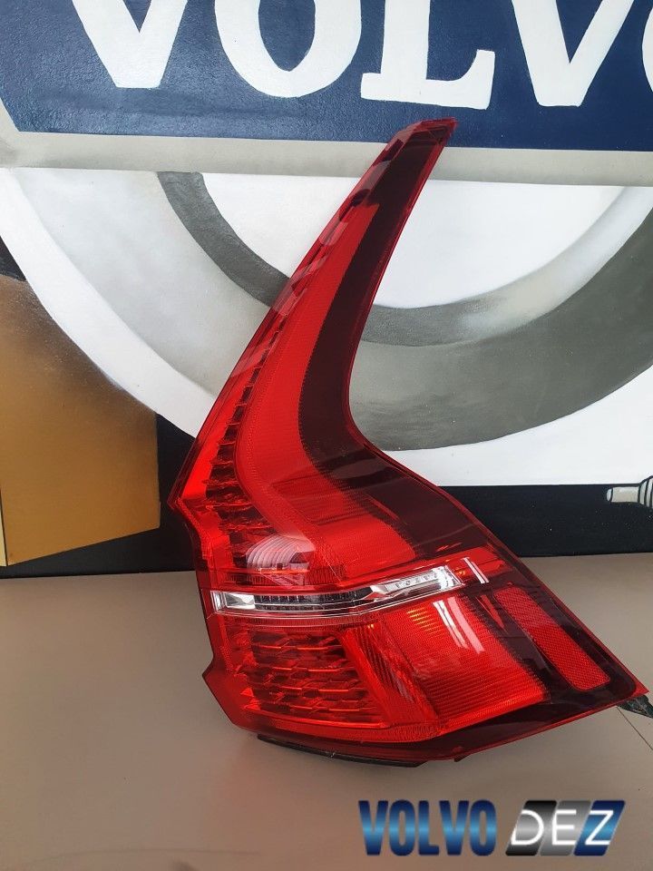 Stop dreapta VOLVO XC60 2018+  32228915