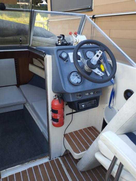 Barca Rio cu motor inbord si peridoc