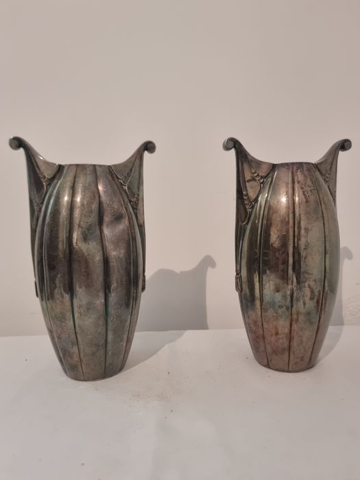 Pereche de vaze Art Nouveau argintate 20 cm, circa 1900