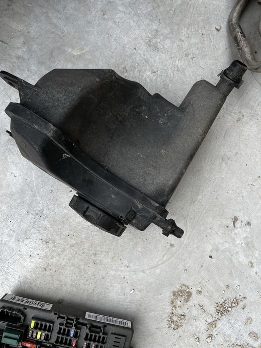 Казанче антифриз дизел бмв е90 е91 е92 е87 е81