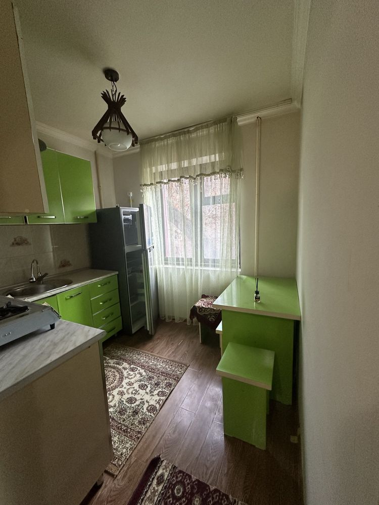 Сдается в аренду 1 ком квартира га 2 этаже . Проспект Навои