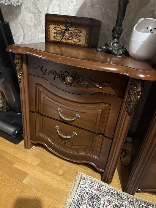 Продам спальный гарнитур