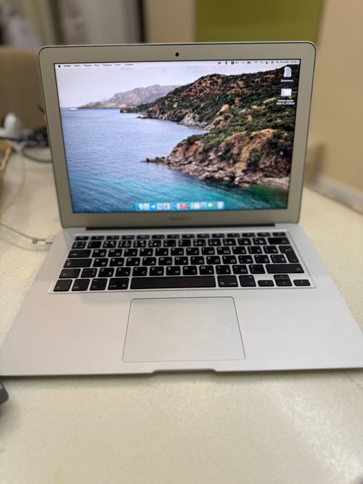 MacBook Air 13”, i5 / 8GB / 128GB SSD, отличное состояние