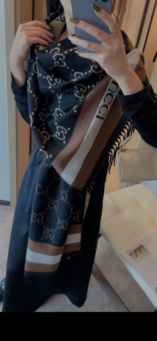 Esarfa-fular Gucci, model 2026, 3 modele