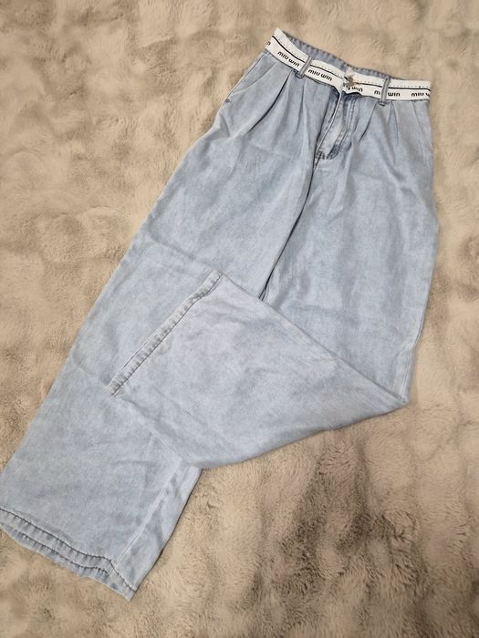 Дамски комплекти и дънки