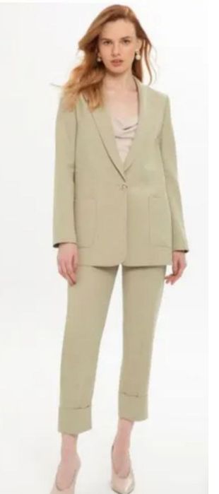 Брючный костюм от Gizia