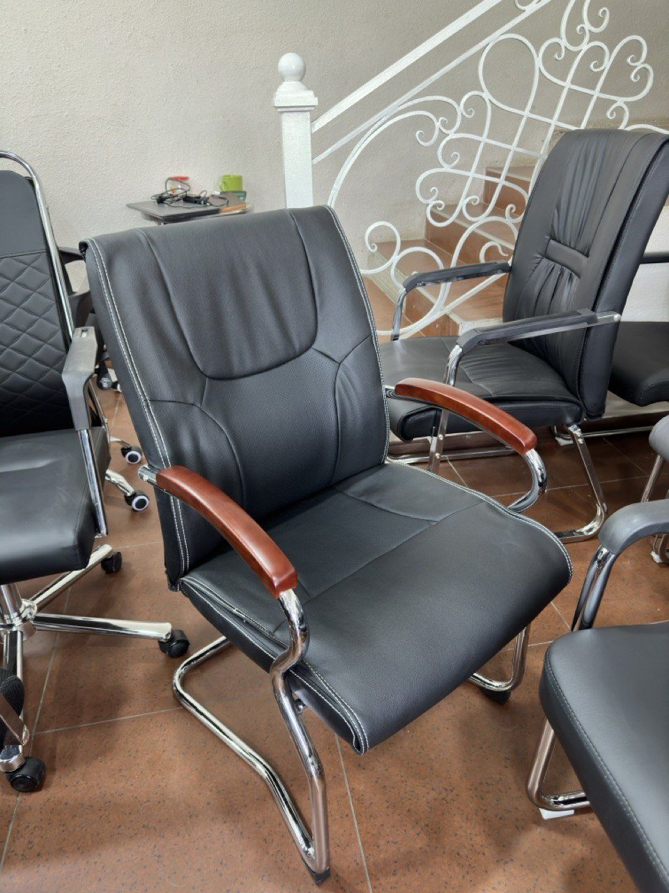 Офисное кресло модел lexi bon