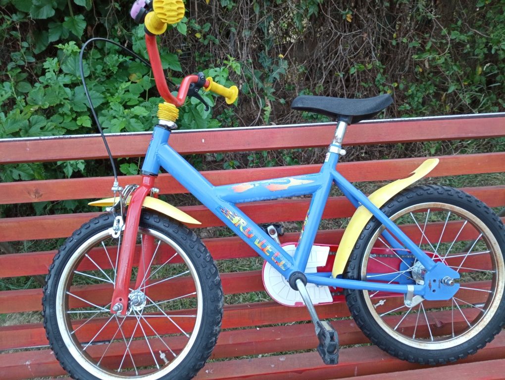 Bicicletă copii 16 inch pentru copii trei-sase ani .