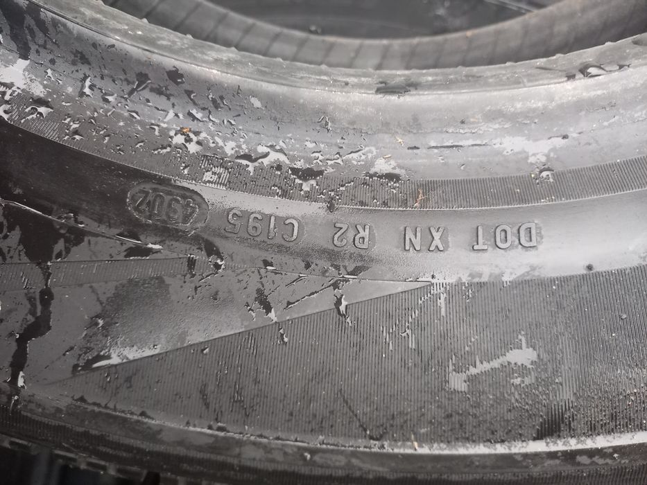 Pirelli 235/65/17 4 броя зимни