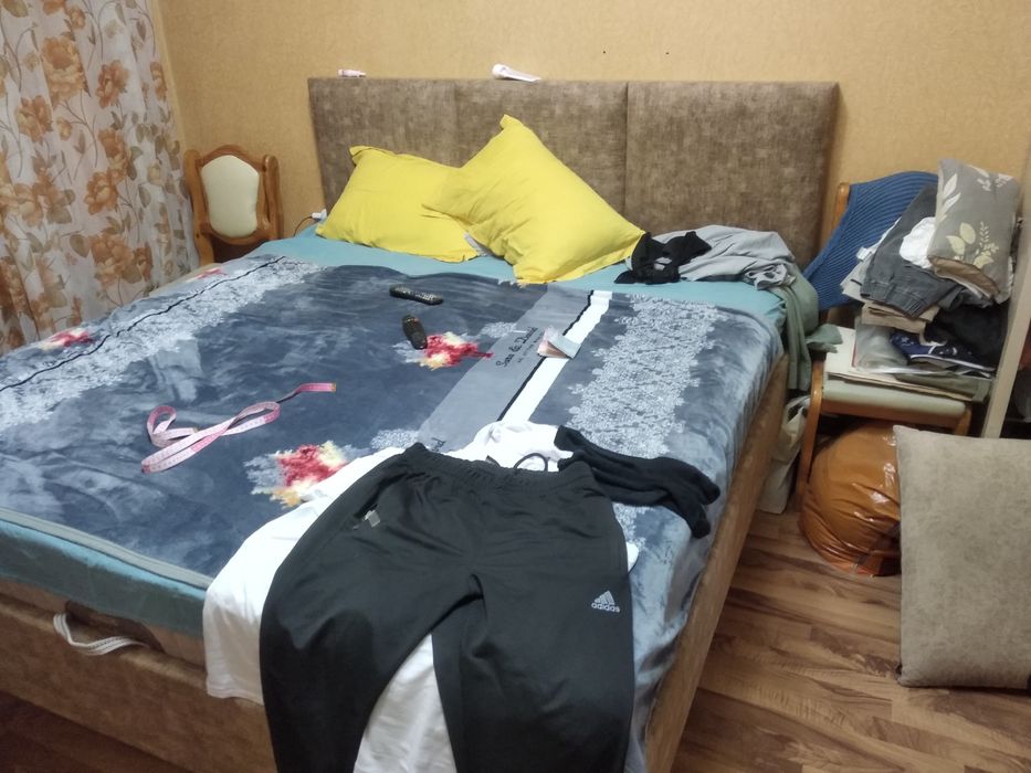 Кровать большого размера