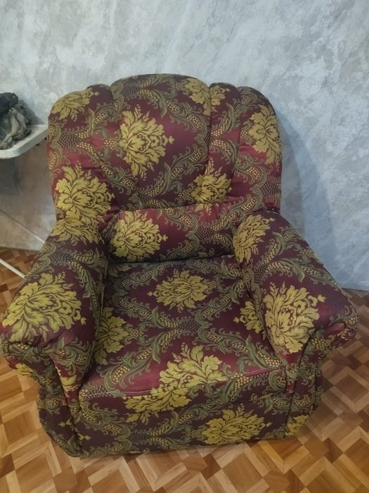 Продам два кресла