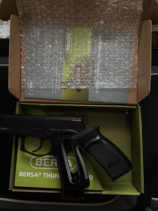 Vand pistol airsoft impecabil