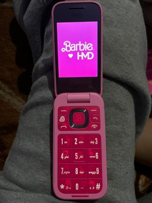 Telefon cu clapeta HMD