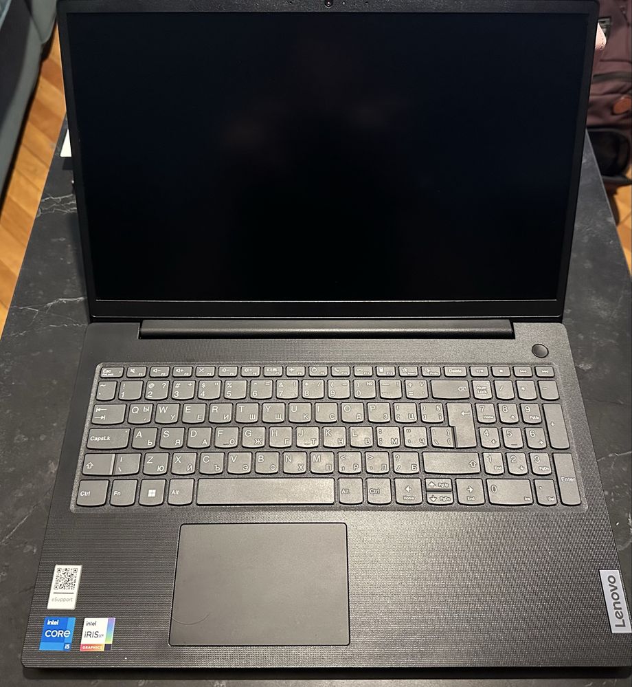 Laptop Lenovo V15