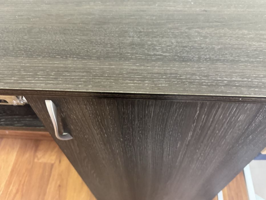 Стол для мастера парикмахера