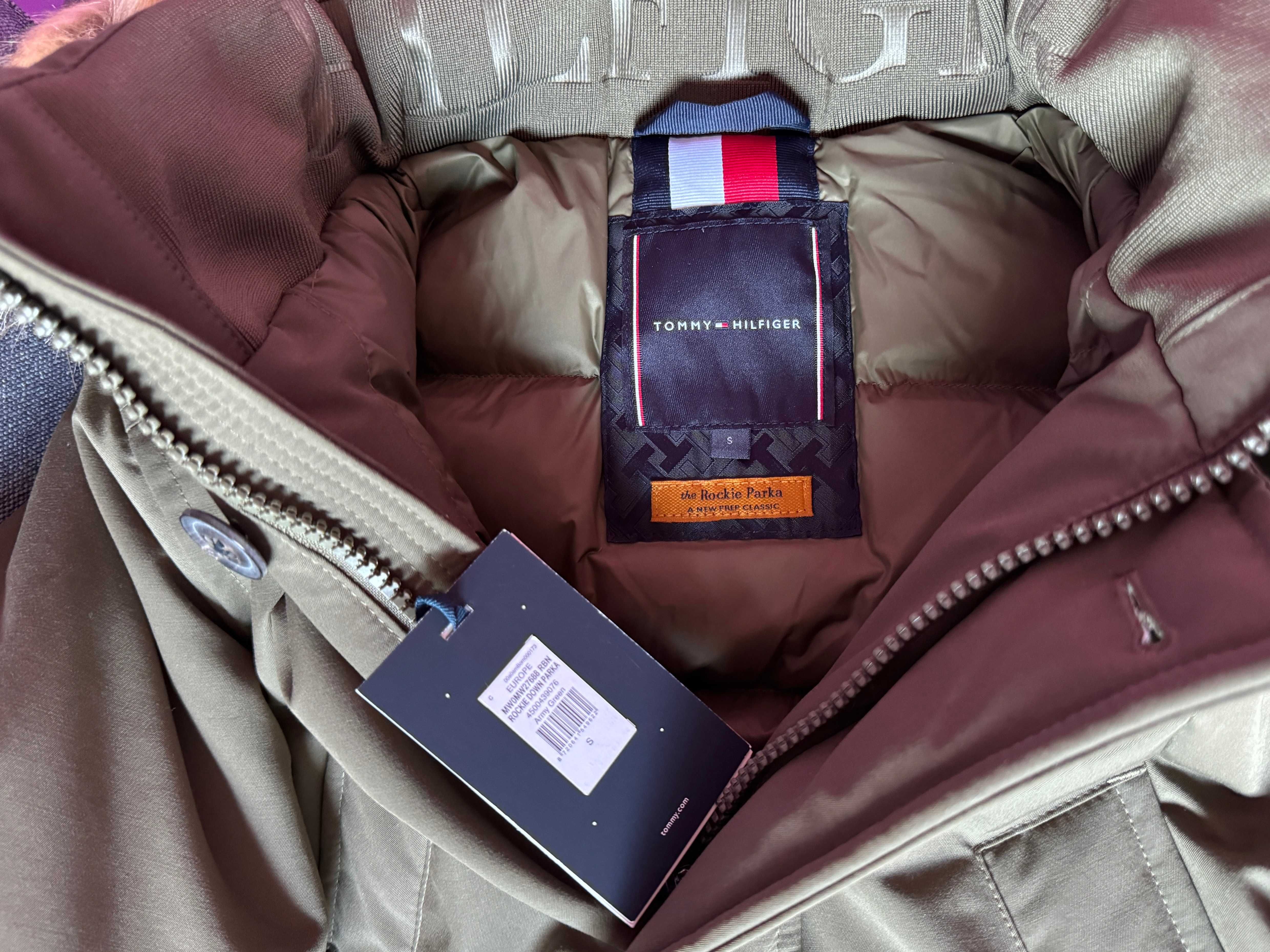 Vând geacă parka Tommy Hilfiger cu puf, NOUĂ și ORIGINALĂ, mărimea M