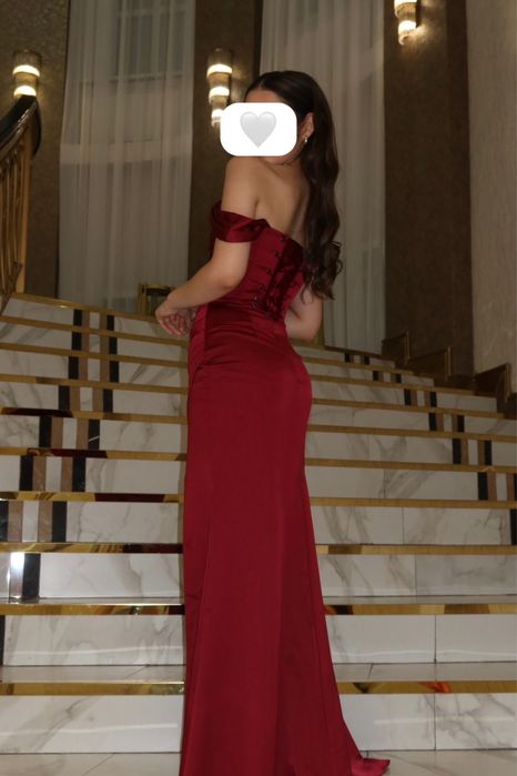 Платья вечернее