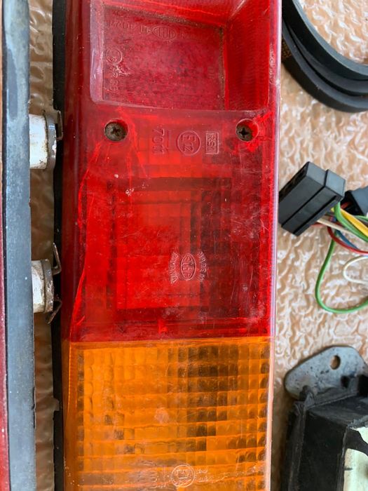 Vand lampi spate Dacia 1300/ sh/orice piesa