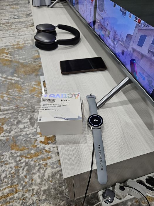 Продам Смарт часы Samsung Galaxy Watch Active 2 Aluminium 40mm